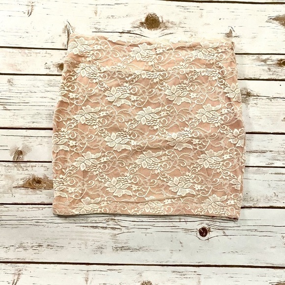Charlotte Russe Nude Pink Lace Mini Skirt - Picture 1 of 2